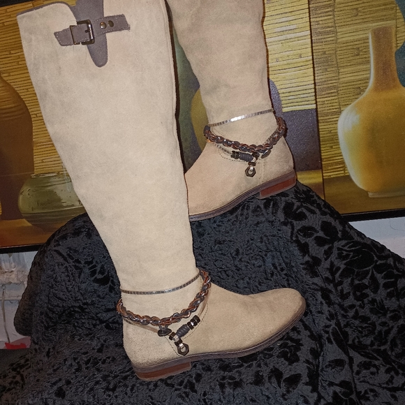 Ladies knee high boots - Picture 4 of 10
